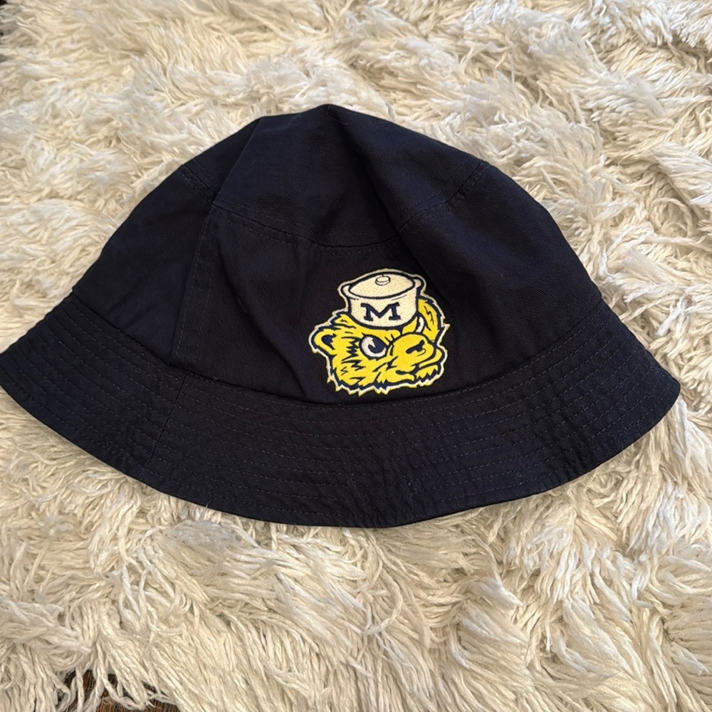 Michigan floppy hat. Worn 1x. Super cute! One size